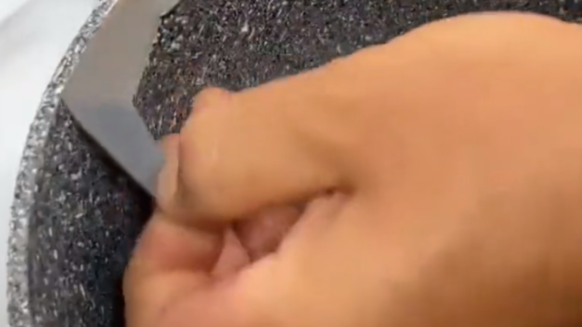 Hayatının şokunu yaşadı! Sosyal medyayı sallayan granit kaplamalı tencere videosu..