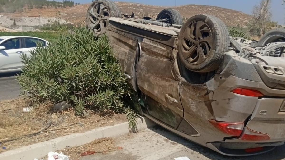Hatay'da traktör ile otomobil çarpıştı: 2 yaralı