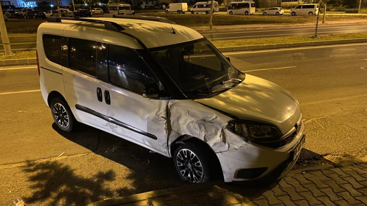 Tekirdağ'da alkollü sürücü park halindeki araca çarptı