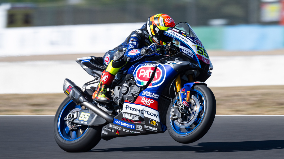 Toprak Razgatlıoğlu, Fransa'daki ilk yarışı lider bitirdi