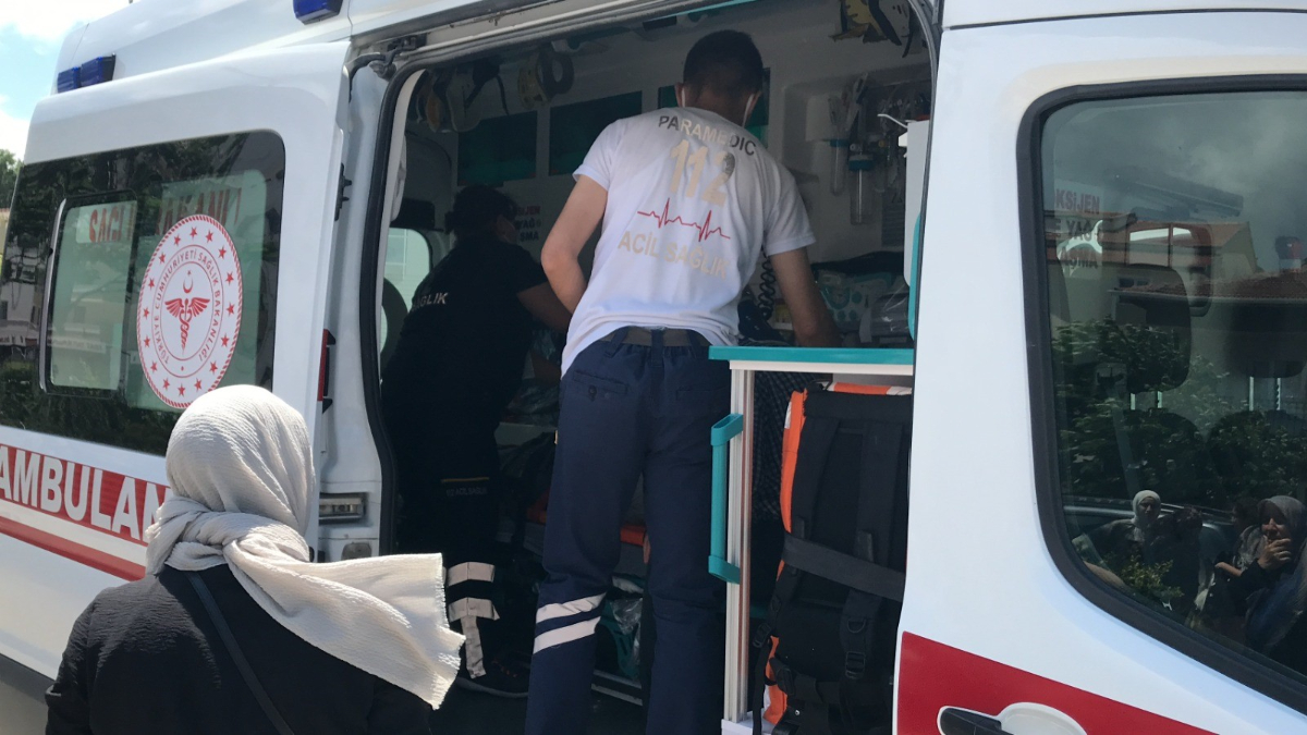 Bilecik'te yola fırlayan çocuğa araba çarptı