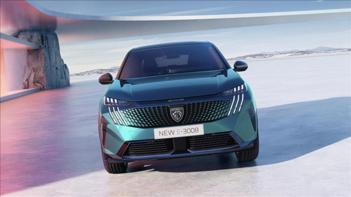 Karşınızda yeni Peugeot E-3008! İlk görseller yayınlandı