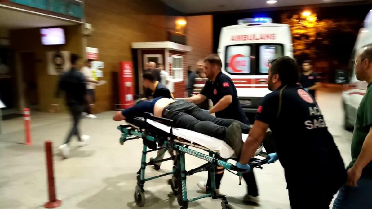 Bursa'da bir kişi oda arkadaşını sokakta sırtından bıçakladı