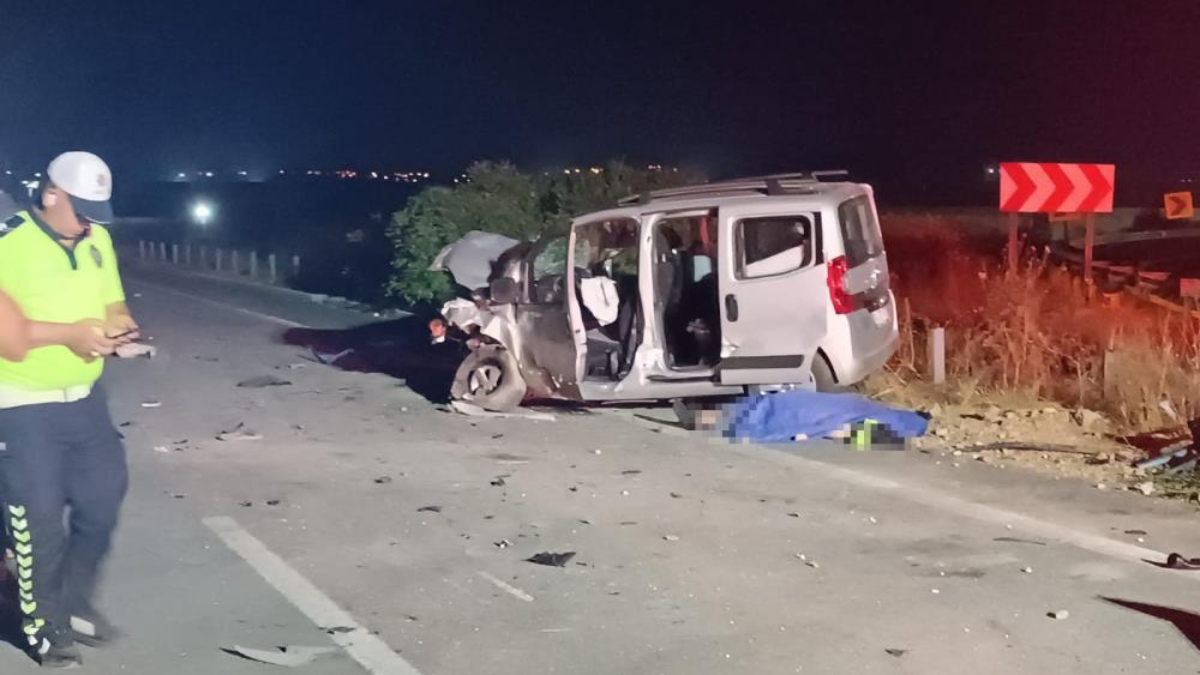 Gaziantep'te güvenliklerin bulunduğu kulübeye araç daldı: 1 ölü 3 yaralı