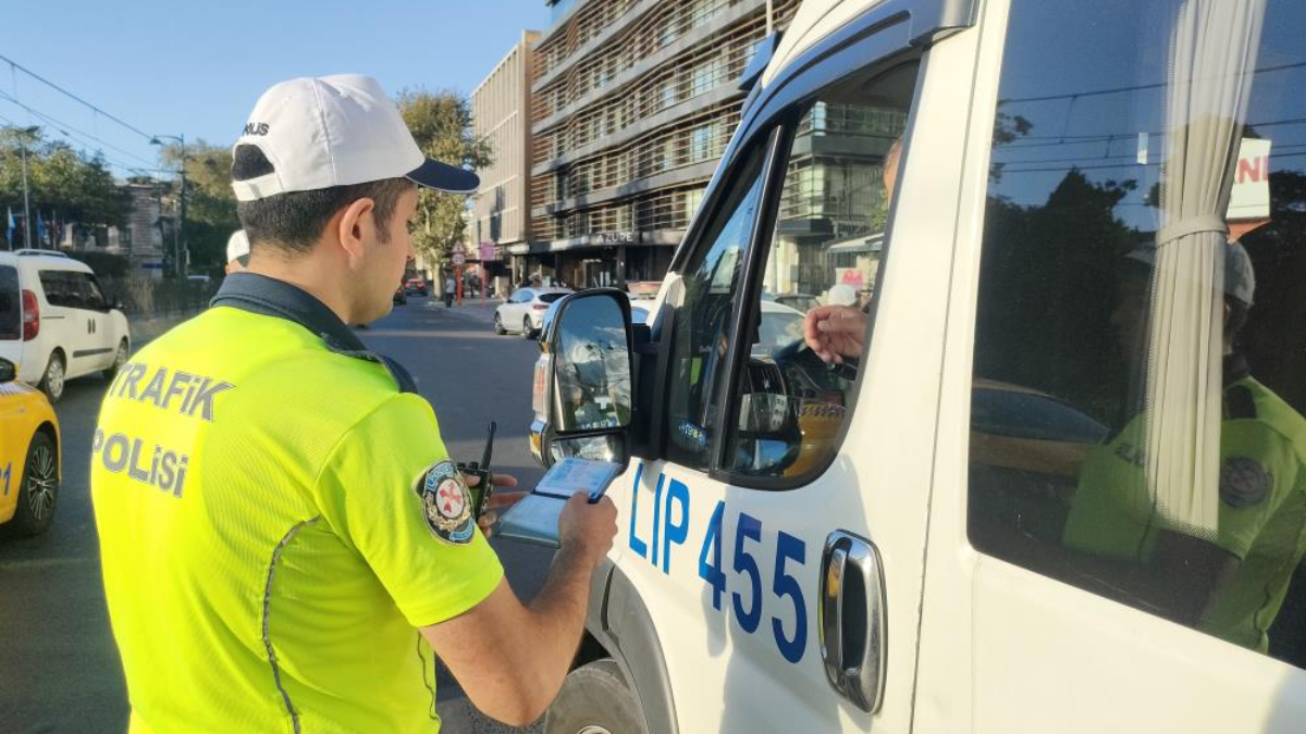 İstanbul'da okulun ilk günü servis denetimi
