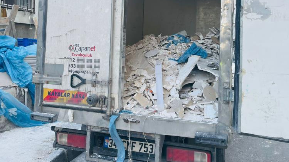 İstanbul'da ormana hafriyat döken sürücüye ceza kesildi