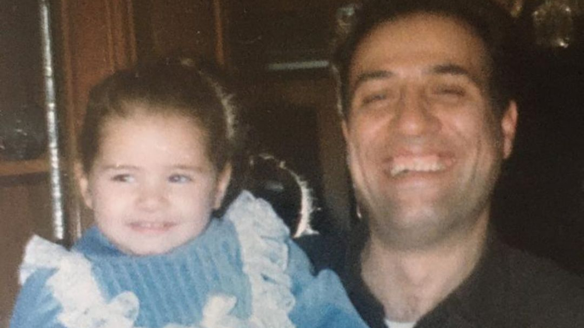 Kemal Sunal'ın biricik kızı Ezo'ya bakın! Gülüşü çok tanıdık...