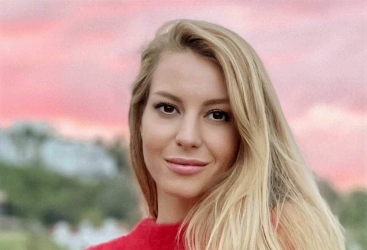 Nadia Maiya yazdı: Aşk Sandığın Kadar Değil Yandığın Kadardır