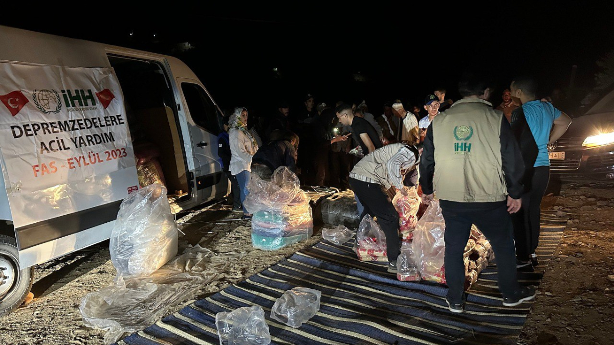 Fas'ta yıkıcı deprem! İHH ekipleri yardım için bölgede...