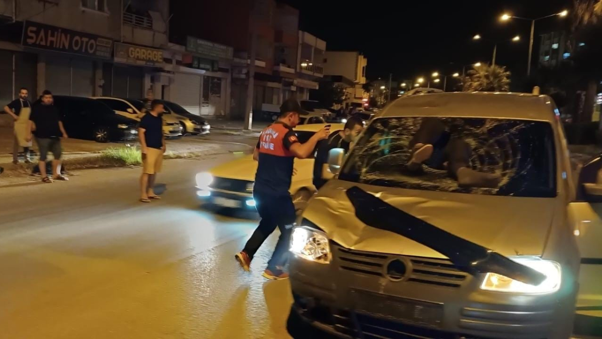 Osmaniye'de bisiklet sürücüsü kendisine çarpan aracın camına girdi