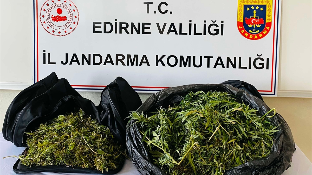 Edirne'de 6 kilo 938 gram esrar yakalandı