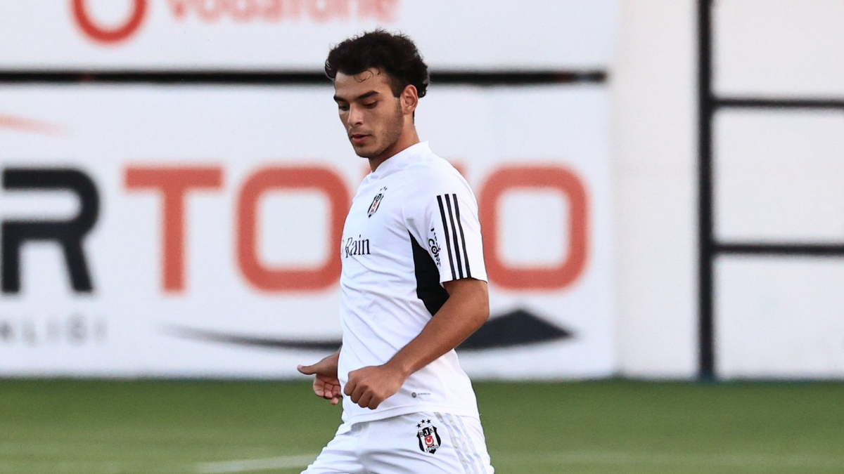 Aytuğ Batur Komeç, Beşiktaş için Sırbistan'dan vazgeçti