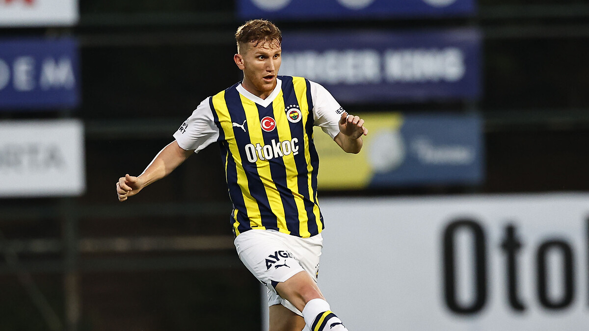 Fenerbahçe, Burak Kapacak'ı Sivasspor'a kiraladı