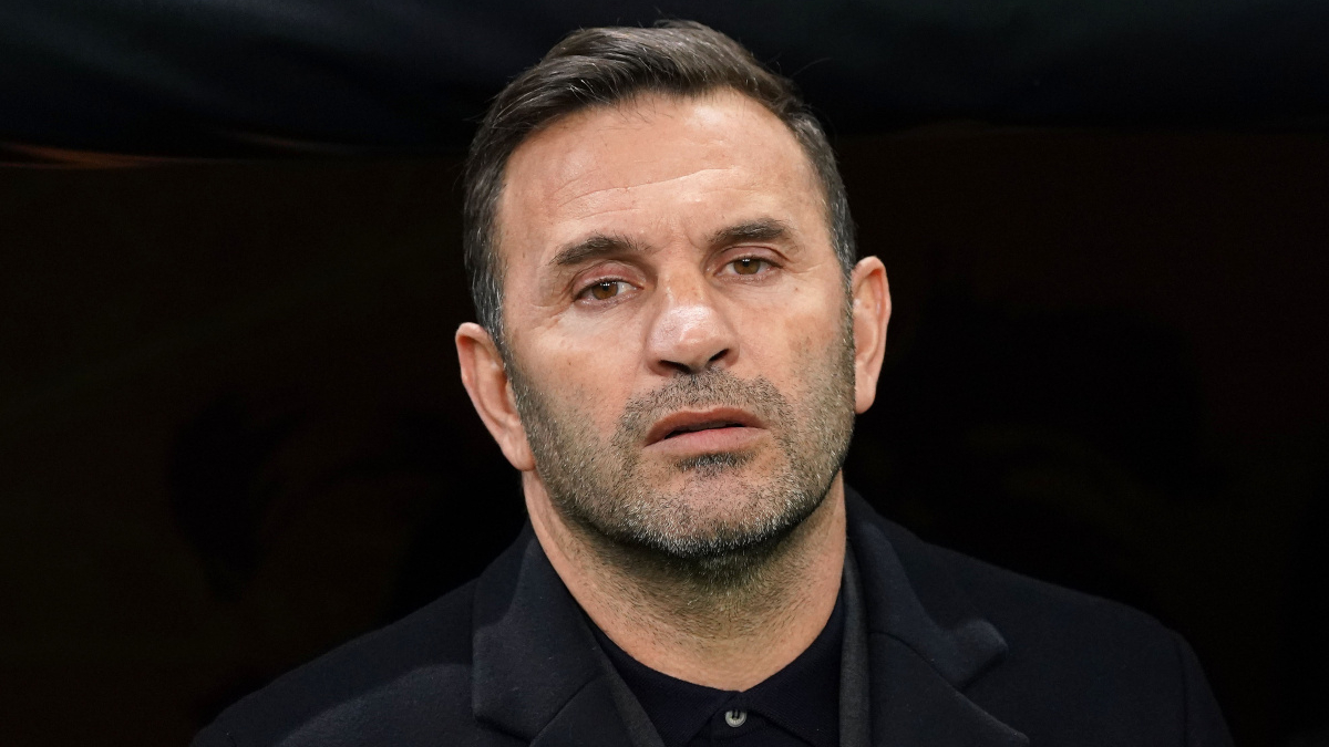 Galatasaray yönetiminden flaş karar! Okan Buruk'la imzalar atıldı! İşte yeni maaşı...