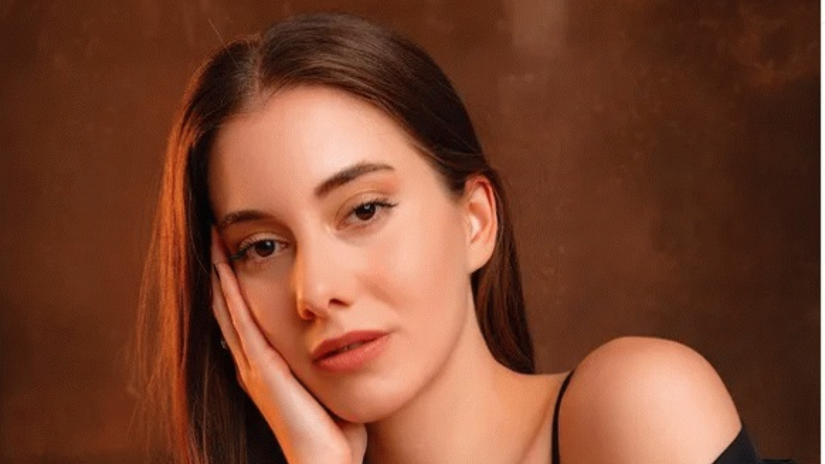 Yalı Çapkını'nın Suna'sı Beril Pozam güneşe serilince gözler dumur oldu! "D vitamini gibisin"