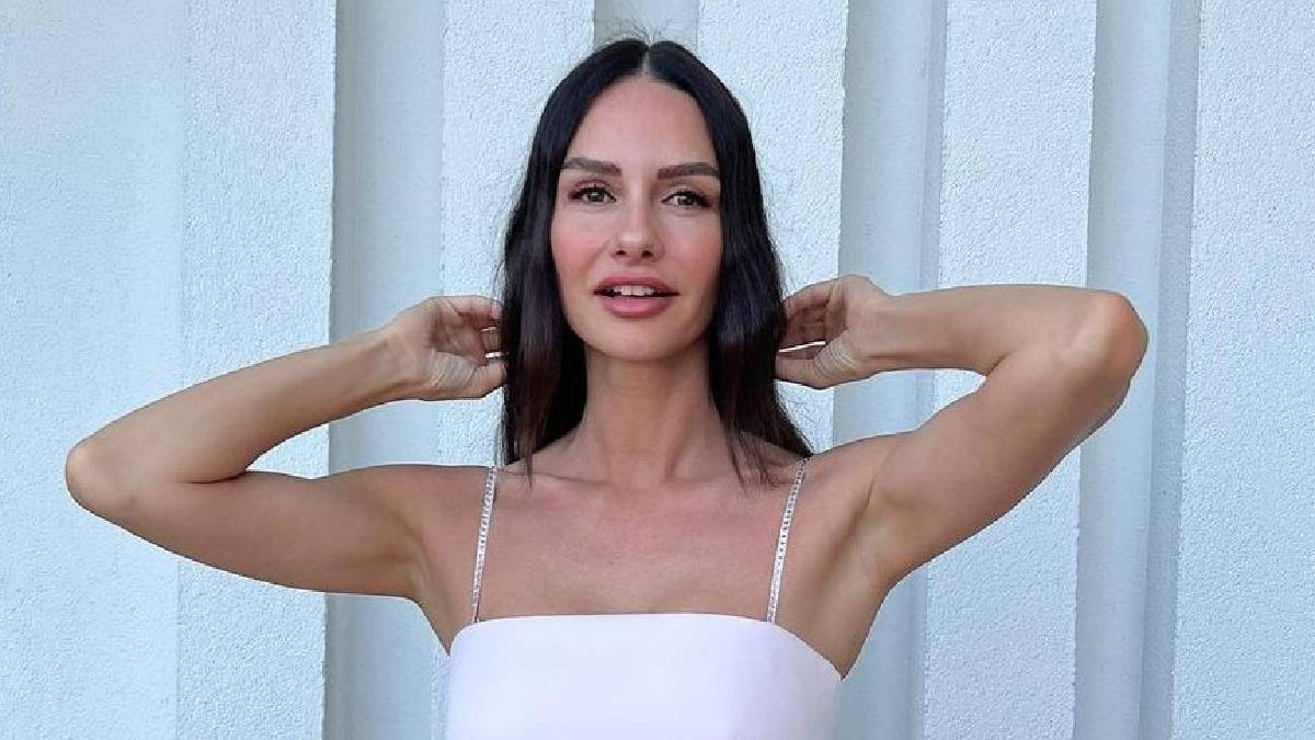 Yasemin Özilhan Instagram pozlarıyla göz doldurdu! İddialı pozlarına yorum yağdı..