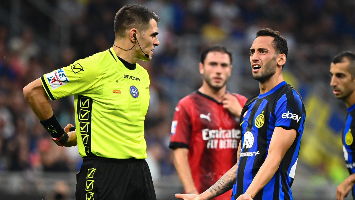 Inter, Milan'ı Hakan Çalhanoğlu'nun da gol attığı maçta farklı geçti
