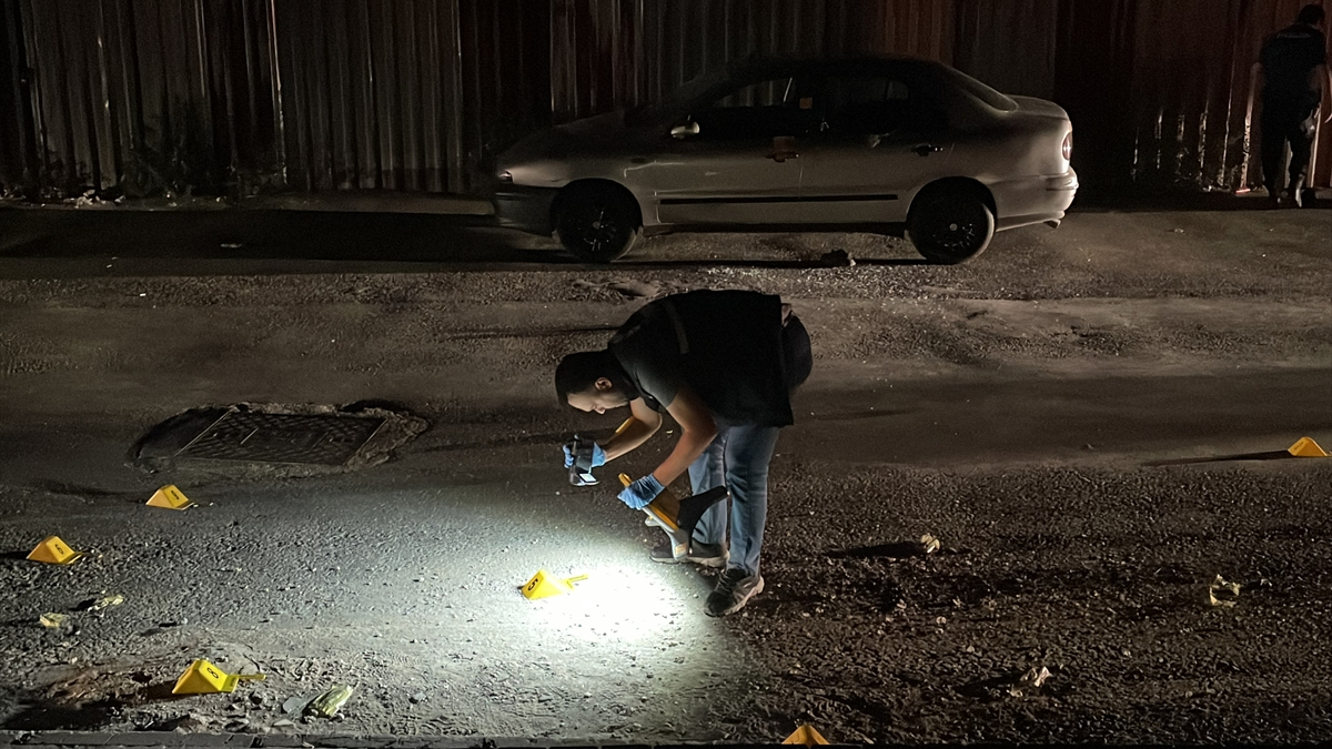 İzmir'de silahlı kavgada 1 kişi ağır yaralandı