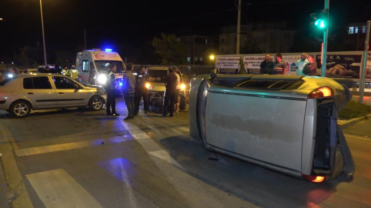 Kırıkkale'de üç aracın karıştığı kazada 1 kişi yaralandı