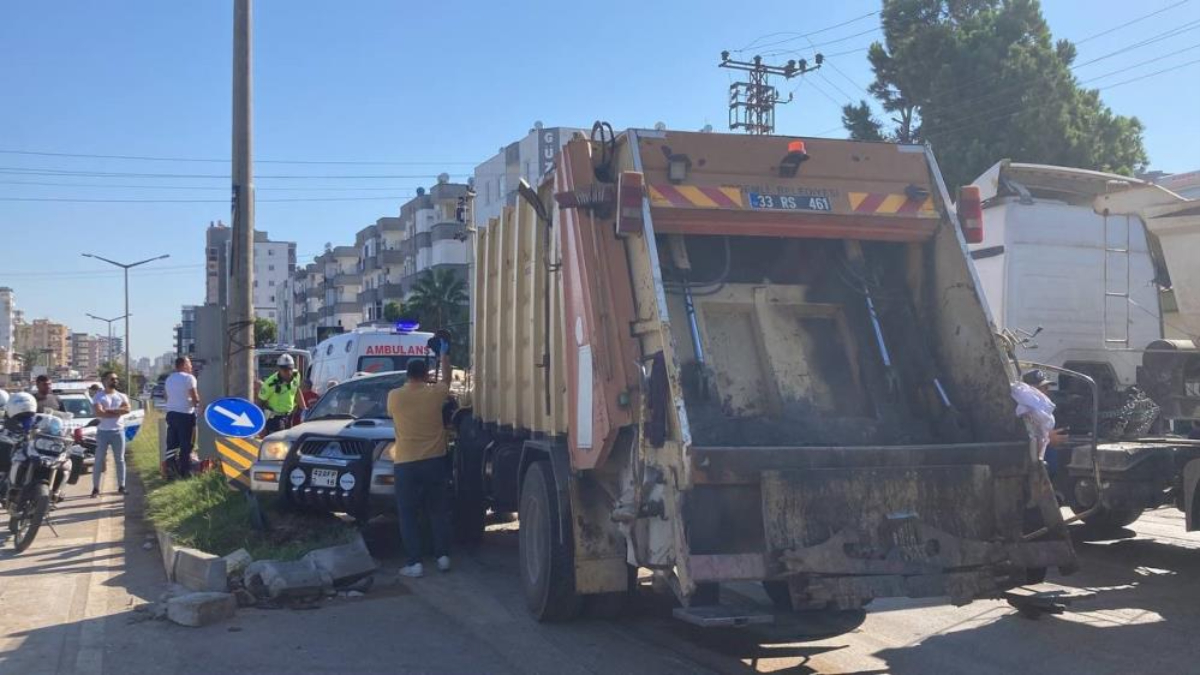 Mersin'de çöp kamyonu faciaya yol açtı: 4 ölü
