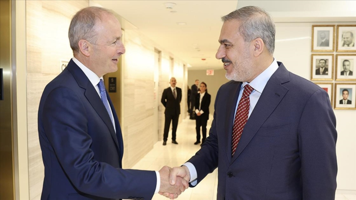 Dışişleri Bakanı Hakan Fidan, İrlandalı mevkidaşıyla görüştü