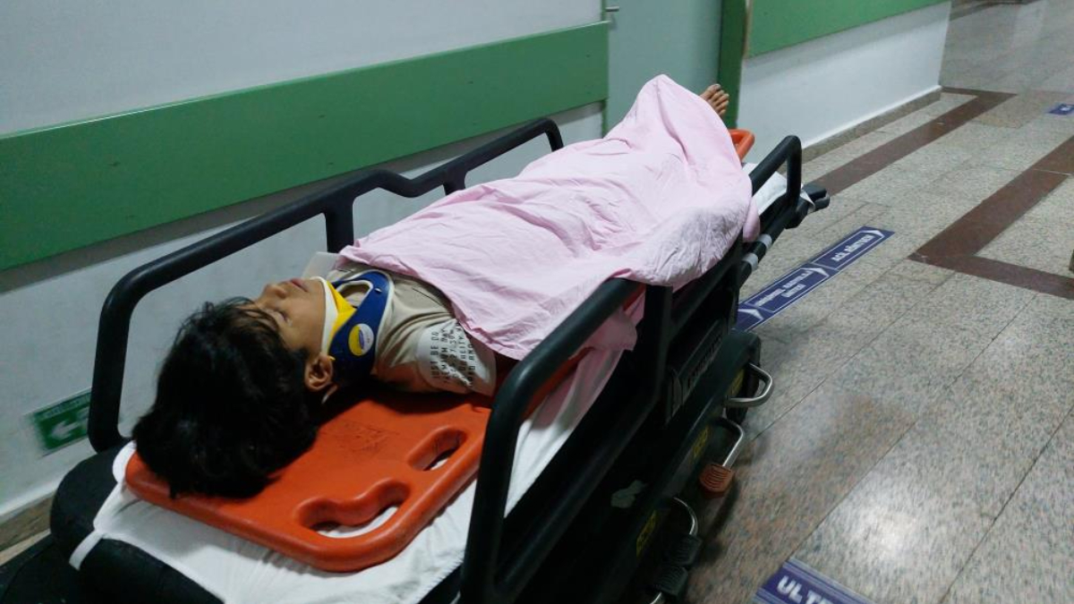 Samsun'da çatıdan düşen yabancı uyruklu çocuk hastanelik oldu