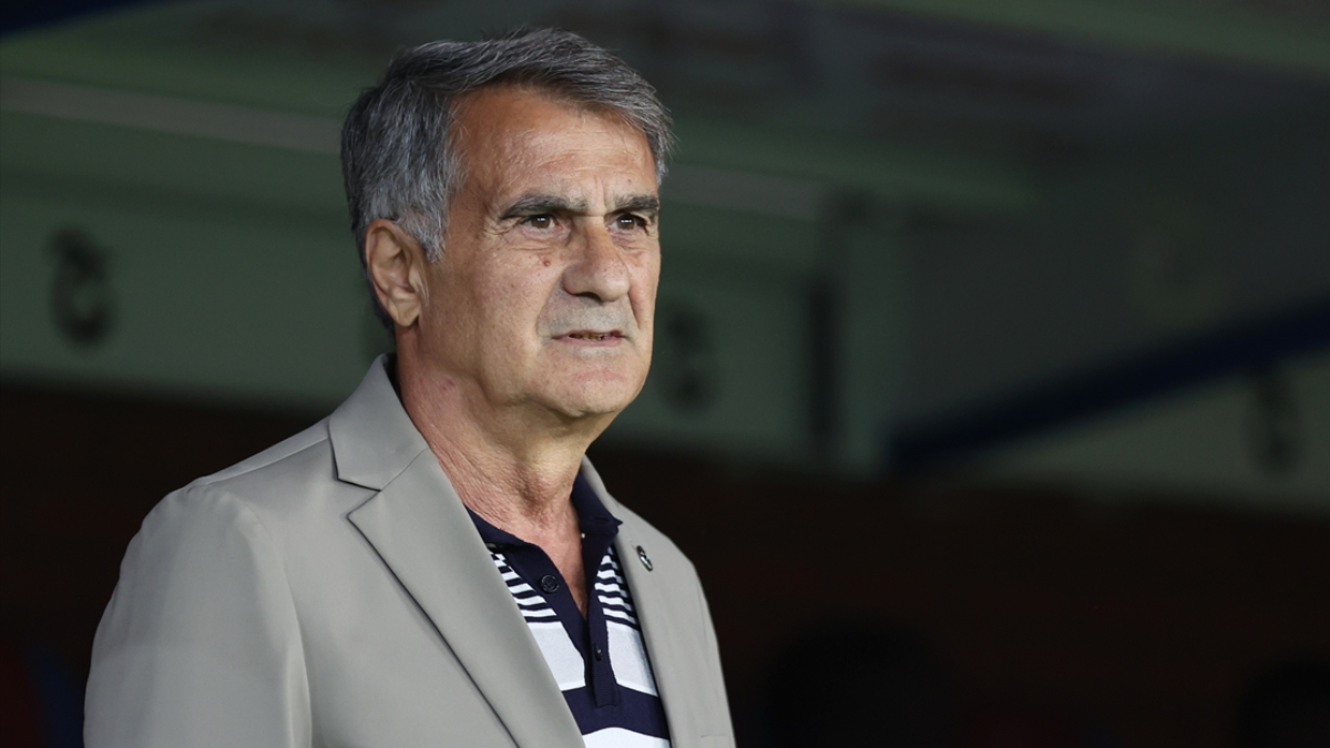 Trabzonspor taraftarlarından Şenol Güneş aleyhine tezahürat