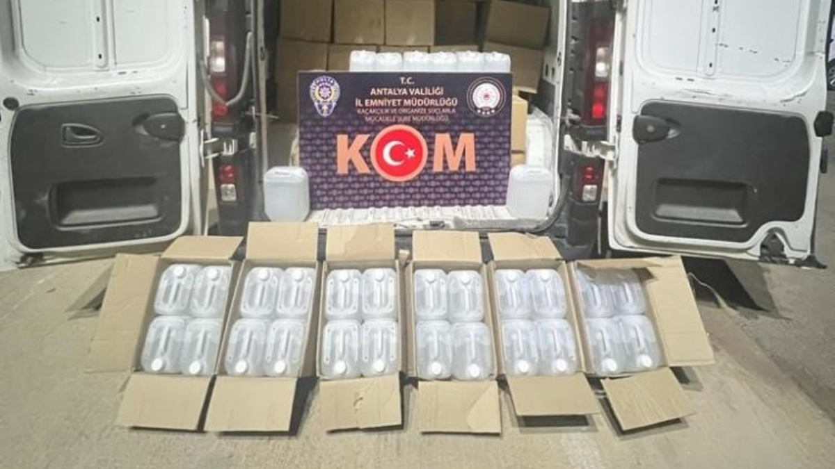 Antalya'da 2.5 ton sahte alkol ele geçirildi