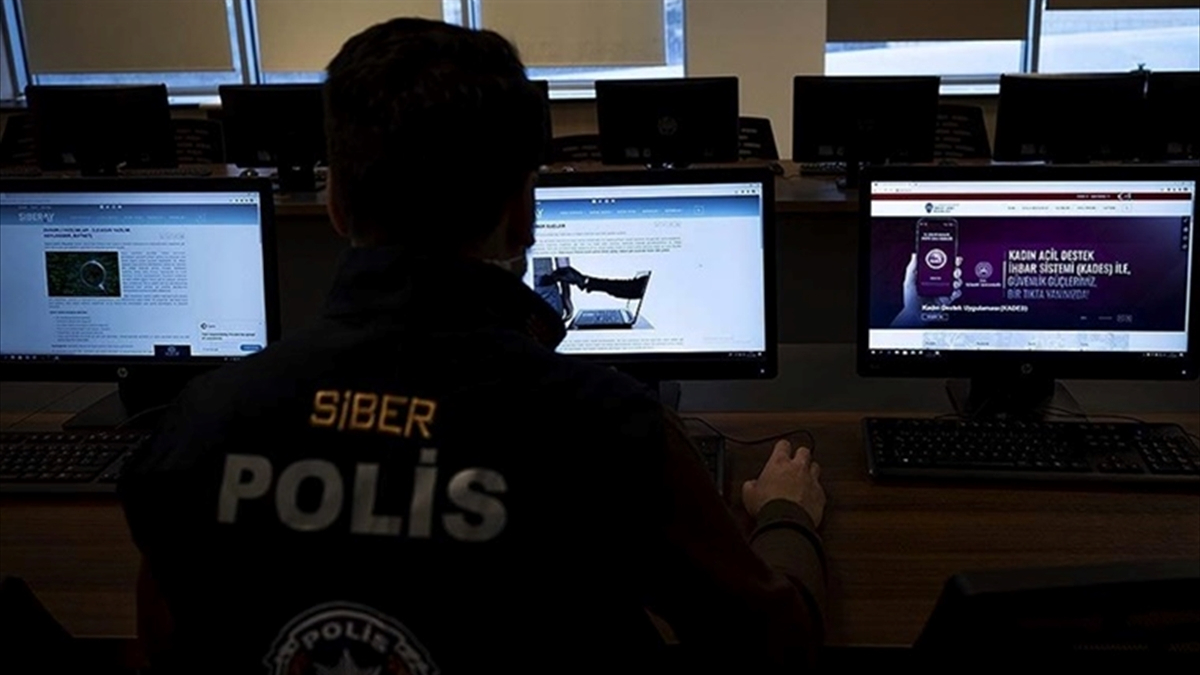 Samsun'daki 'sanal devriye' ekibi, silahla havaya ateş paylaşımı yapan 14 kişiyi yakaladı