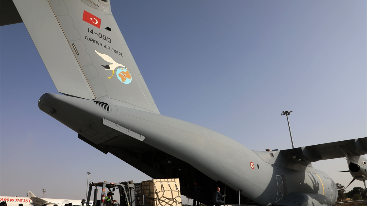 Türkiye'den Afganistan'a tıbbı malzeme yardımı ulaştı