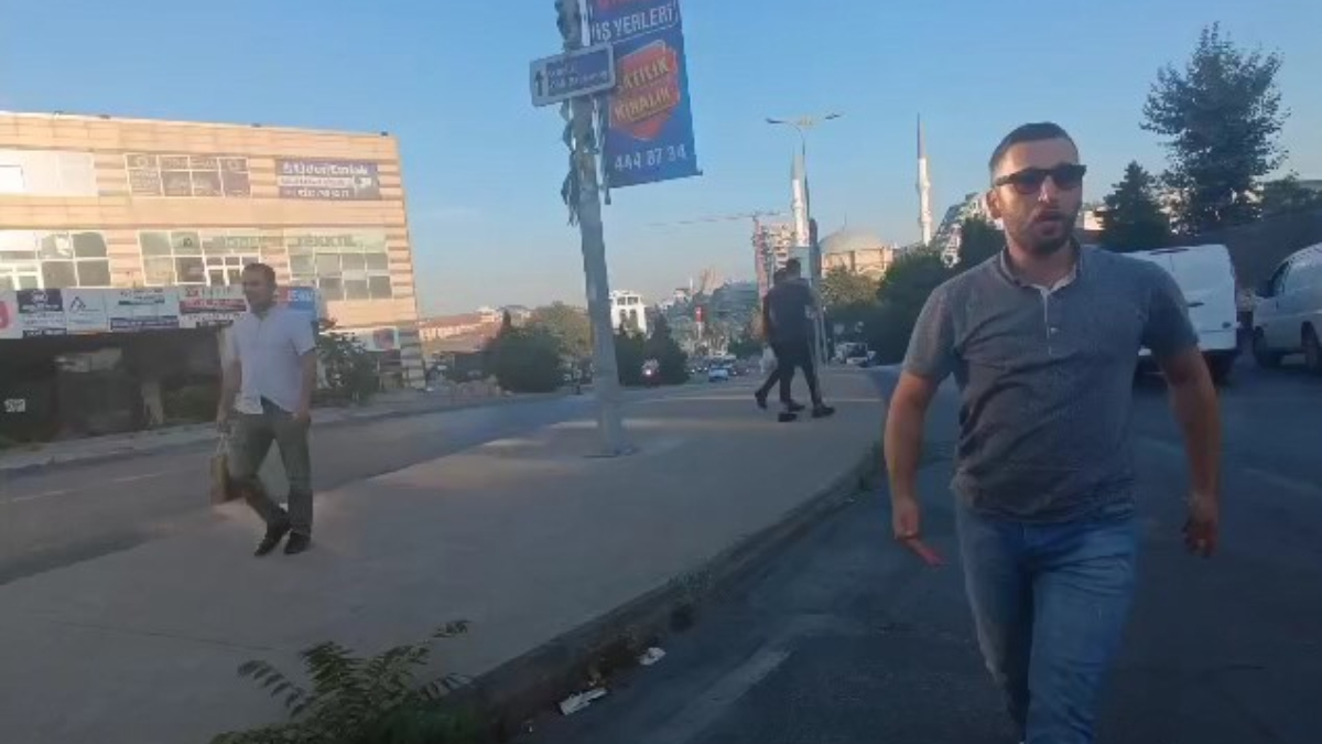 İstanbul'da trafikte sinyal kavgası kask kamerasına yansıdı