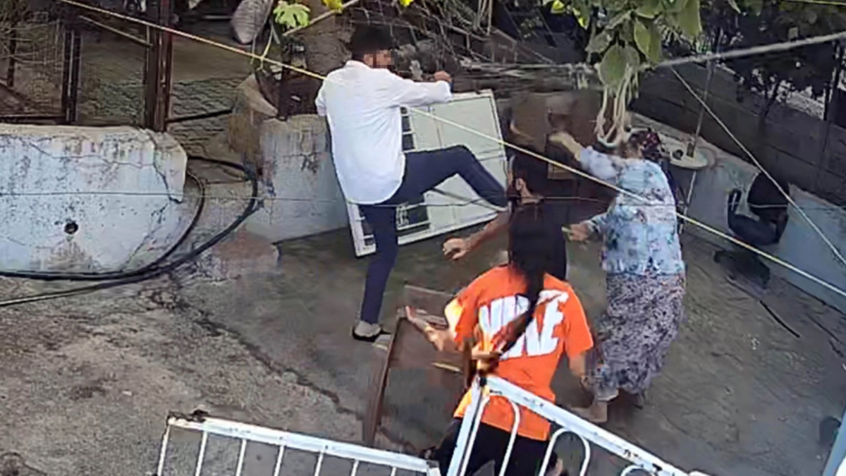 Kahramanmaraş'ta uyuşturucu bağımlısı ailesini dövdü