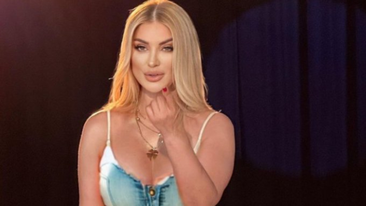 Songül Karlı'dan gözlüklü imaj