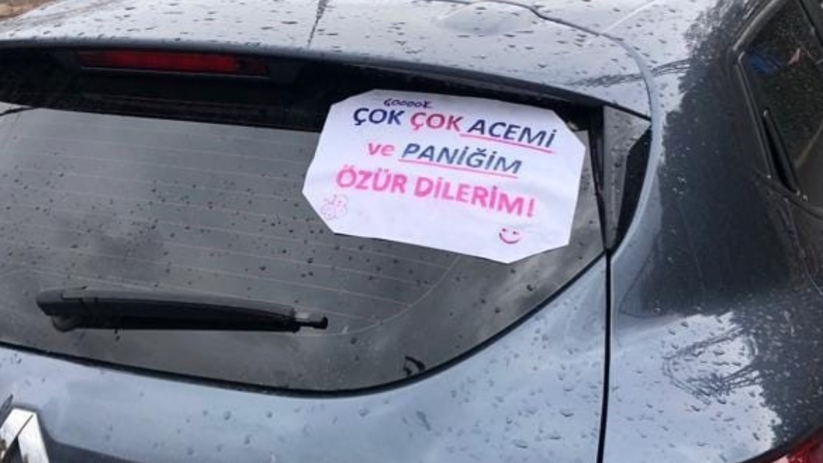 Eskişehir'de aracına astığı notla yüzleri gülümsetti