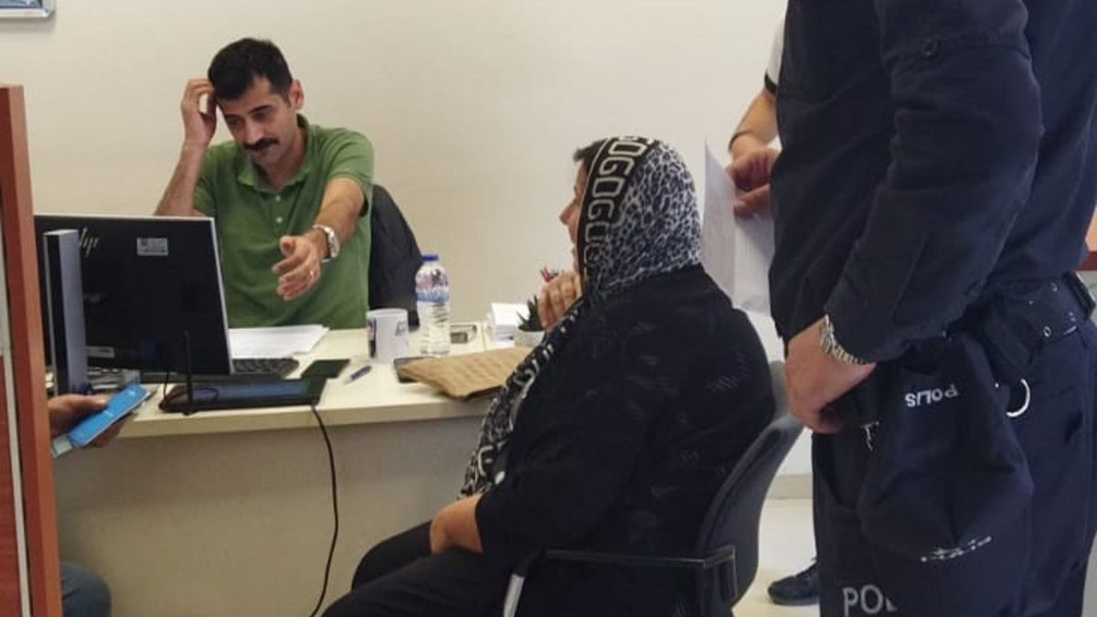 Kastamonu'da dolandırıcılar yaşlı çifti hedef aldı! Polis ekipleri kurtardı...