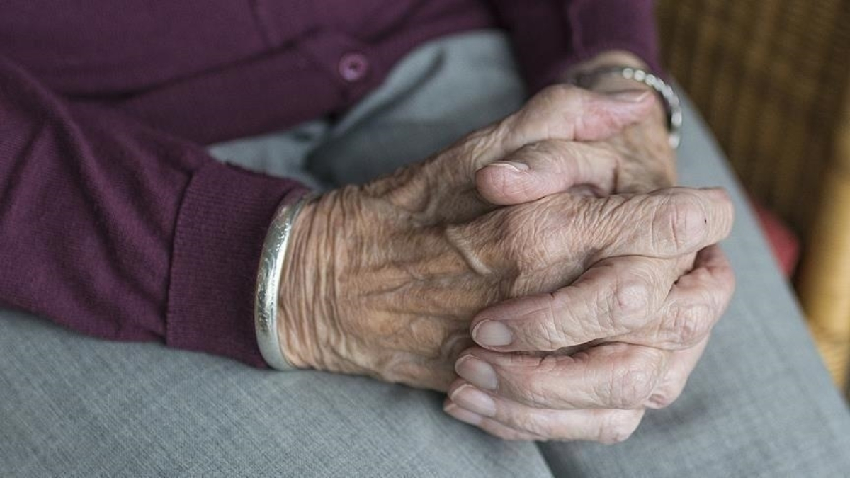 Dünyada her 3,2 saniyede bir kişi, Alzheimer hastası oluyor