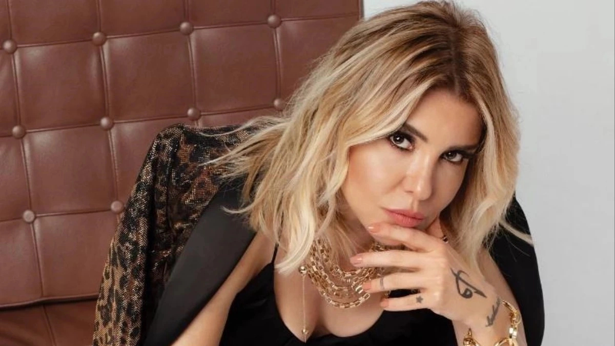 Gülben Ergen, Atatürk'e saygısızlık yapan gence beddua etti