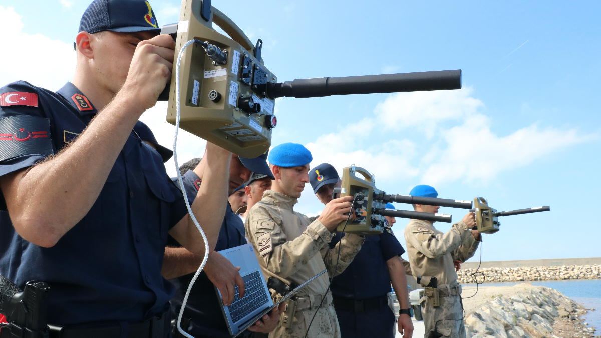 Savunma sanayiinde yeni milli cihaz! Terörle mücadele ve afetlerde kullanılacak...