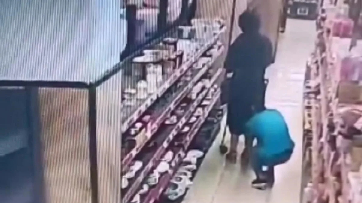 Bursa'da market çalışanı müşteriyi taciz etti! Etek altı görüntüsünü çektiği anlar kaydedildi