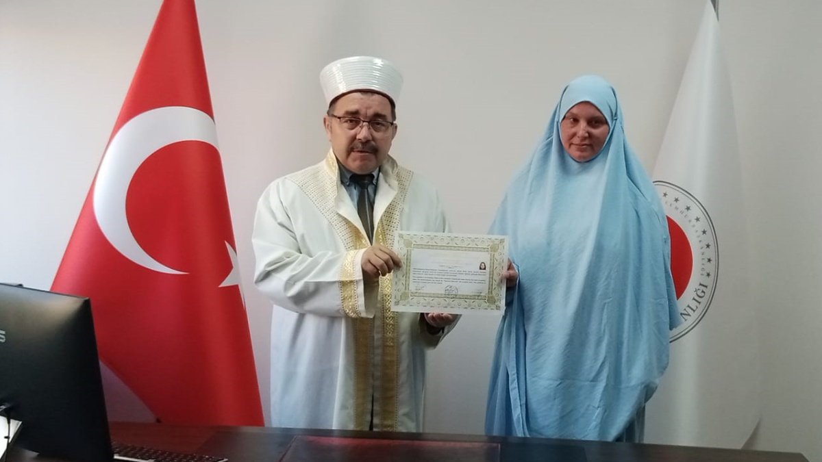 Aydın'da Almanya uyruklu Jennıfer Paula Görlitz Müslüman oldu
