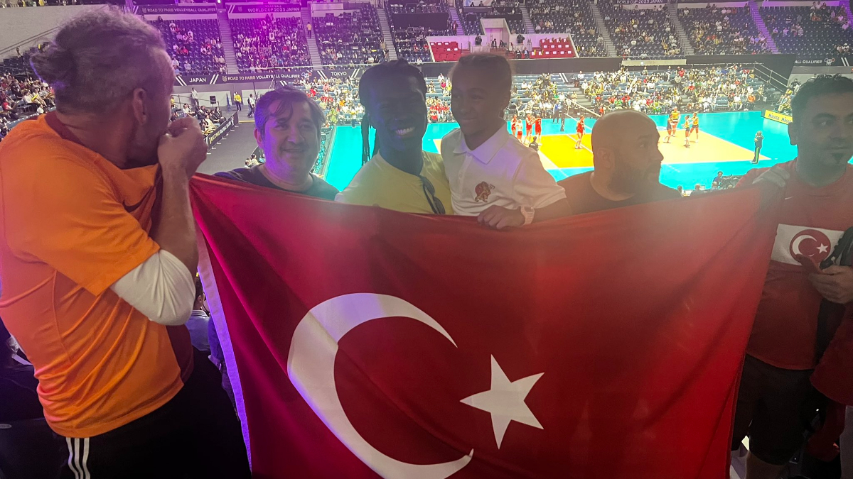 Bafetimbi Gomis, Filenin Sultanları'na destek verdi