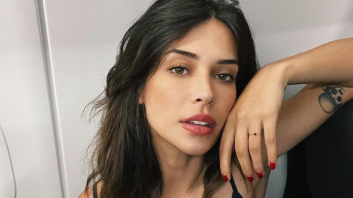 Devrim Özkan'ın dekoltesi sosyal medyayı coşturdu! Kullanıcılar akın ediyor “Güzelliğin başa bela”