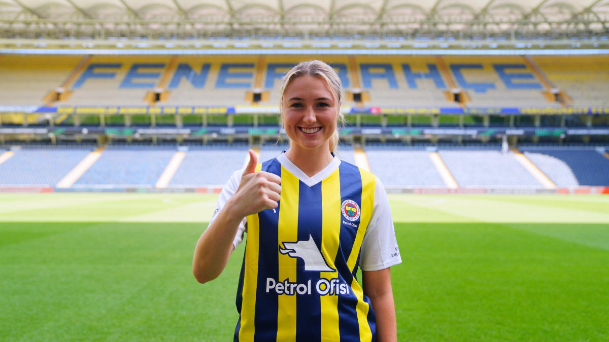 Fenerbahçe Kadın Futbol Takımı, Alice Steer'i renklerine bağladı