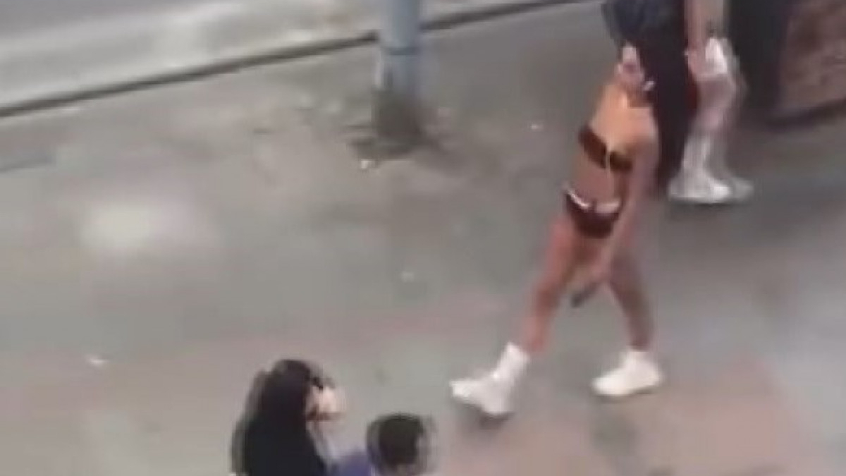 İstanbul'da mayoyla gezen kadına verilen ceza belli oldu! Haftada 2 kez kütüphaneye gidecek