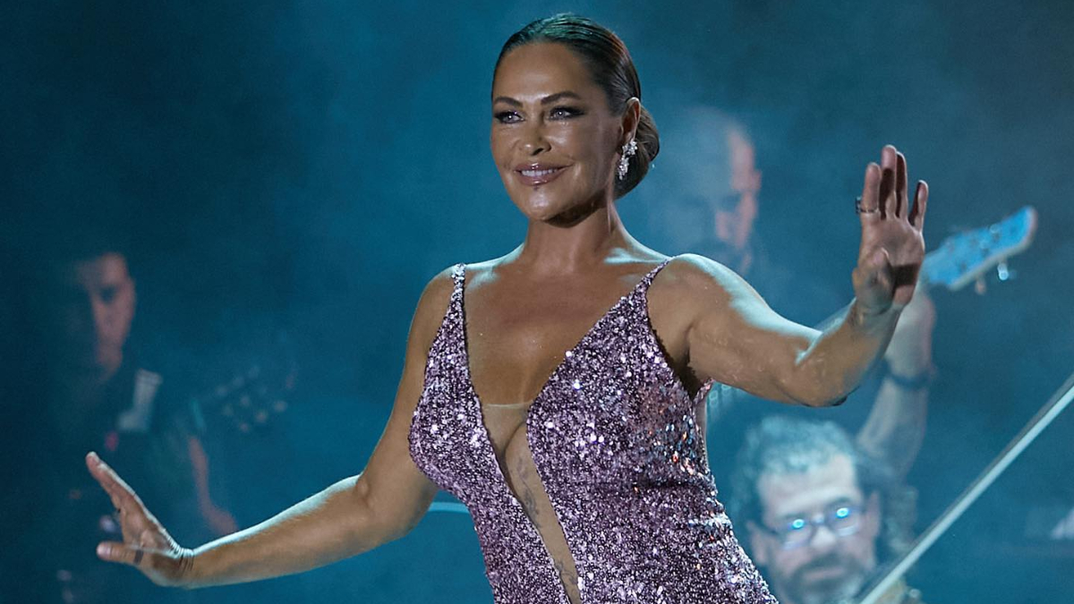 Hülya Avşar'ın iştahı açıldı! Yemelere doymadı...