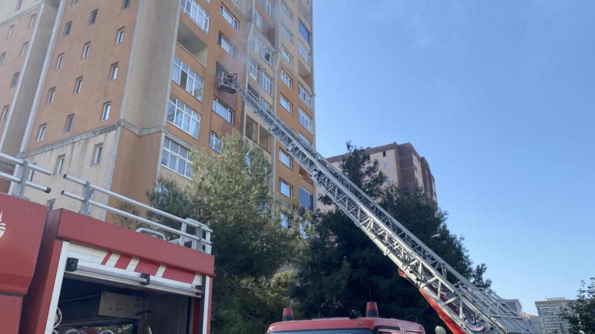 İstanbul'da 5 yaşındaki çocuk oyun oynarken yangın çıkardı