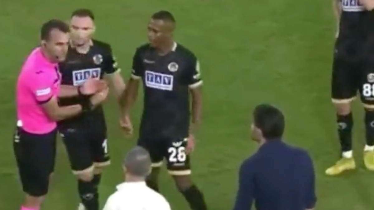 Alanyaspor'da Ömer Erdoğan kırmızı kart gördü