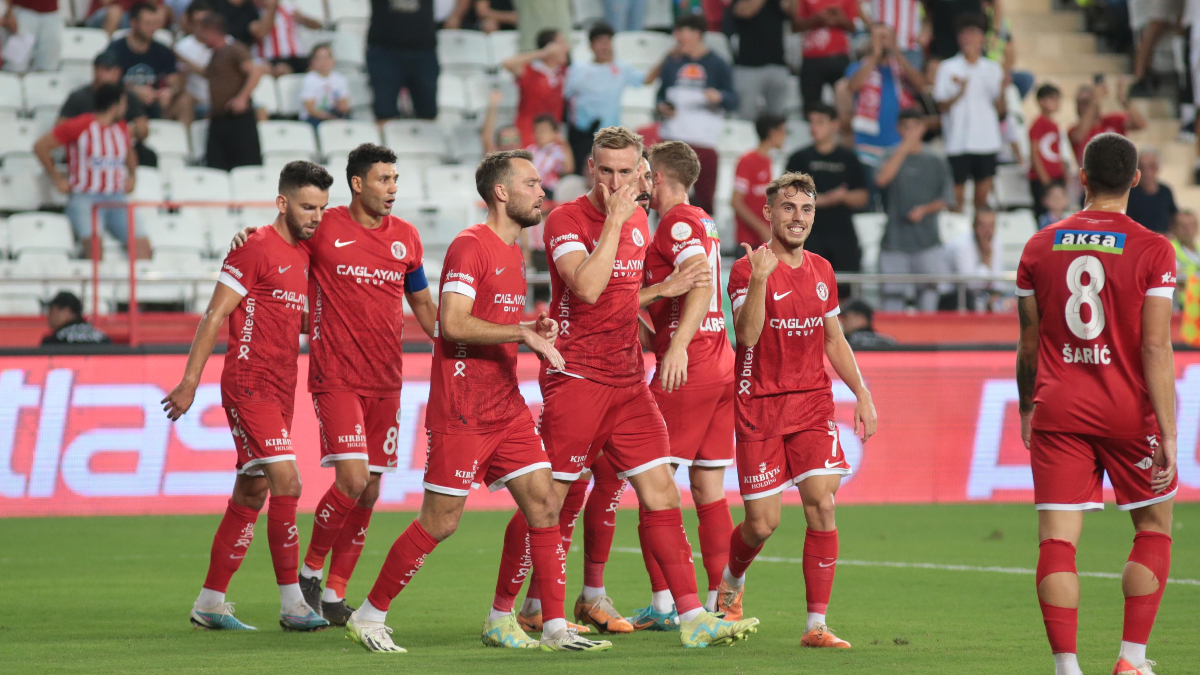 Antalyaspor, altıncı haftada galibiyet hasretine son verdi