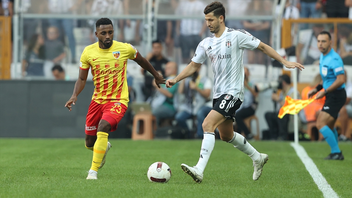 Beşiktaş'tan stadyum zemini hakkında açıklama