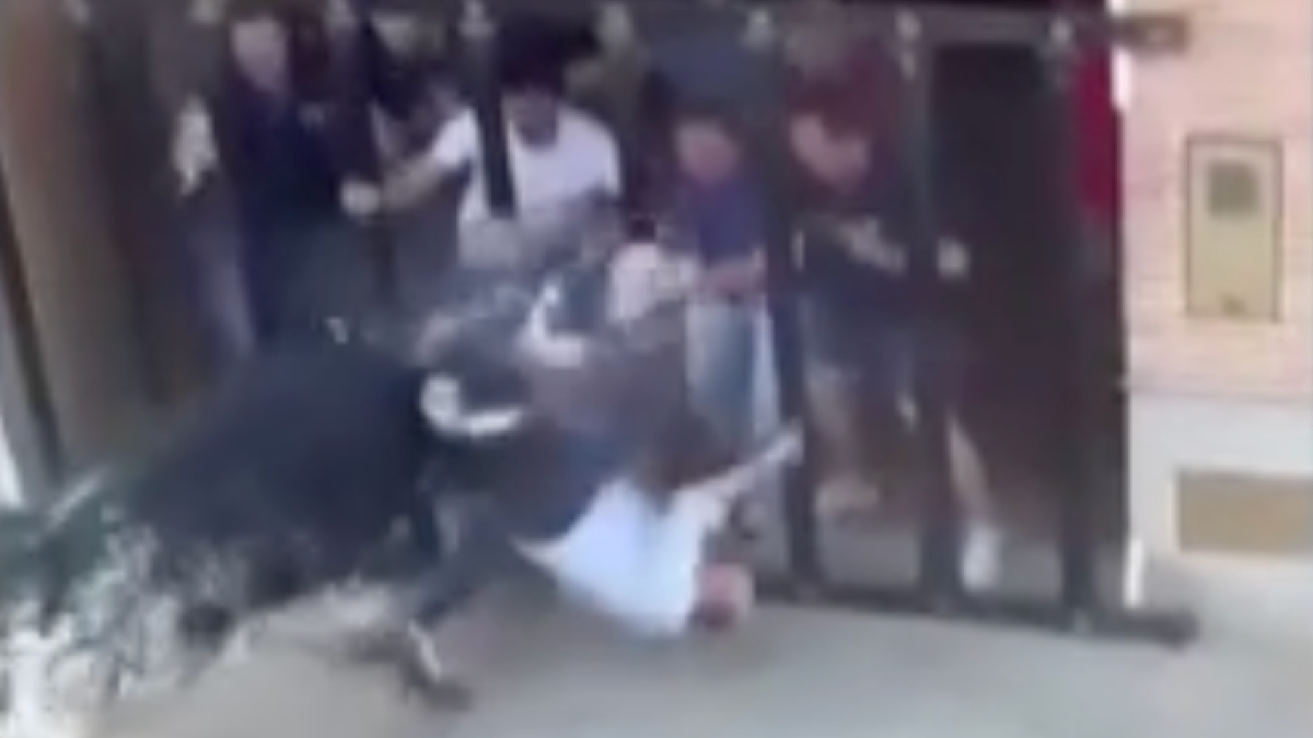 İspanya'daki boğa koşusunda 1 kişi öldü